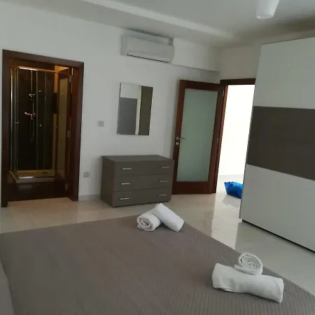 Let Me Host - Maisonette Coral Bay Apartment